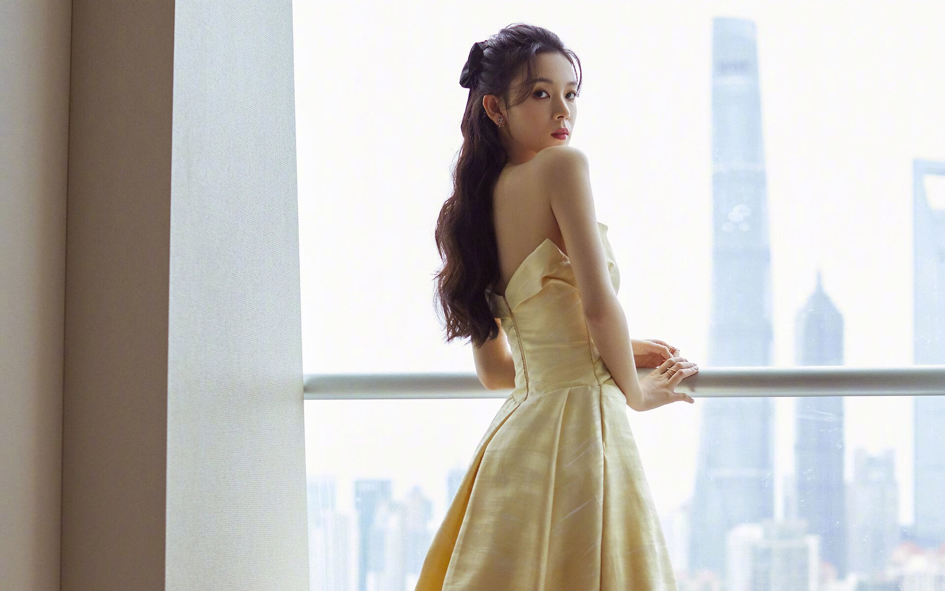 开云体育官方网入口-德甲主场氛围火爆，球迷投入热情高涨，德甲所有队伍